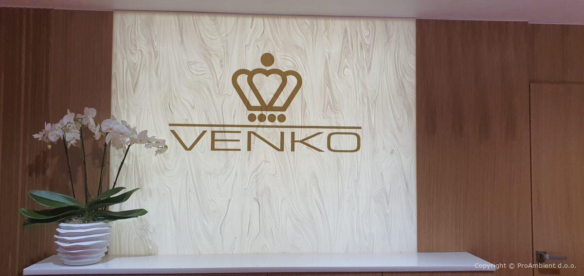 Osvetljena onix stena